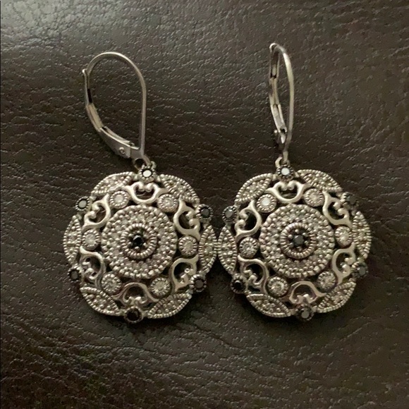 Silver Earring with Diamonds - Picture 1 of 6